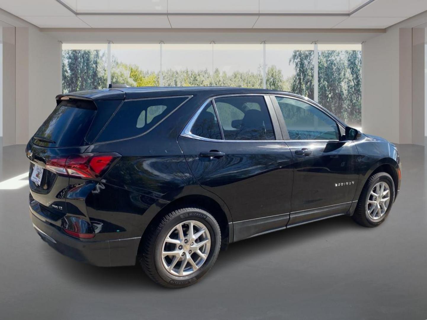 2022 BLACK CHEVROLET EQUINOX LT (3GNAXUEV7NL) with an 1.5L engine, Automatic transmission, located at 908 SE 14th Street, Des Moines, IA, 50317, (515) 281-0330, 41.580303, -93.597046 - Photo#2