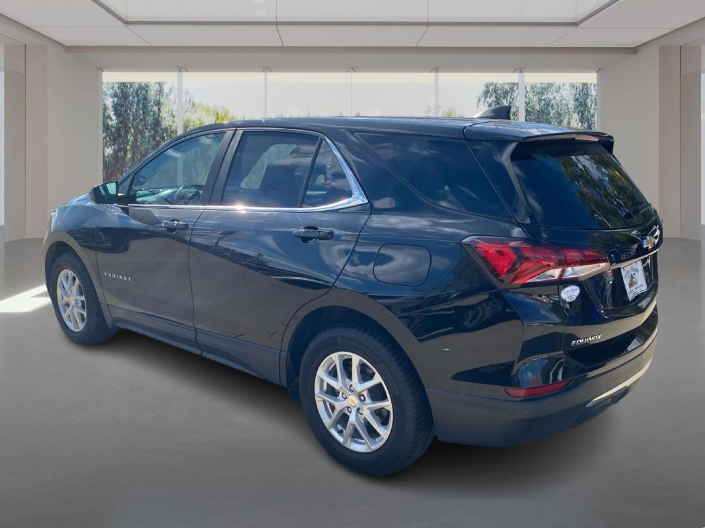 2022 BLACK CHEVROLET EQUINOX LT (3GNAXUEV7NL) with an 1.5L engine, Automatic transmission, located at 908 SE 14th Street, Des Moines, IA, 50317, (515) 281-0330, 41.580303, -93.597046 - Photo#4