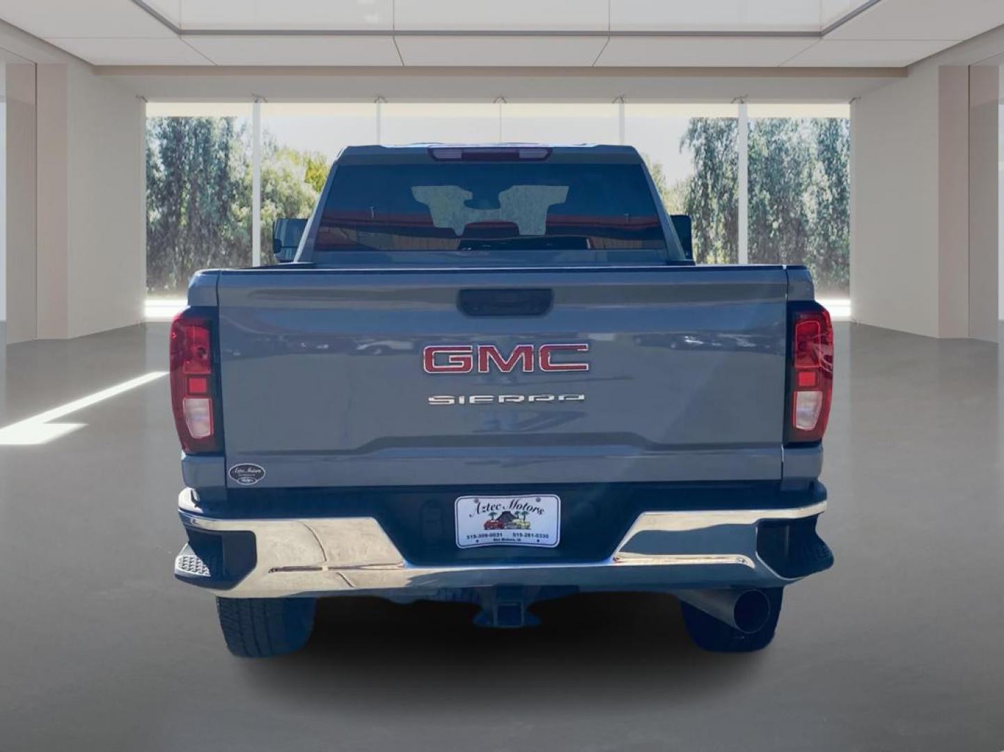 2024 GRAY GMC SIERRA 2500 HEAVY DUTY (1GT49LEY8RF) with an 6.6L engine, Automatic transmission, located at 908 SE 14th Street, Des Moines, IA, 50317, (515) 281-0330, 41.580303, -93.597046 - Photo#3