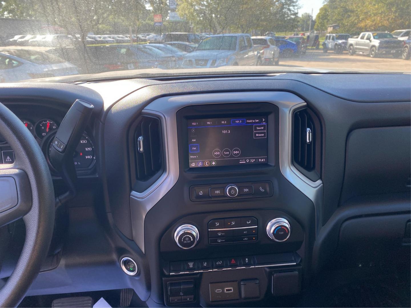 2024 GRAY GMC SIERRA 2500 HEAVY DUTY (1GT49LEY8RF) with an 6.6L engine, Automatic transmission, located at 908 SE 14th Street, Des Moines, IA, 50317, (515) 281-0330, 41.580303, -93.597046 - Photo#12