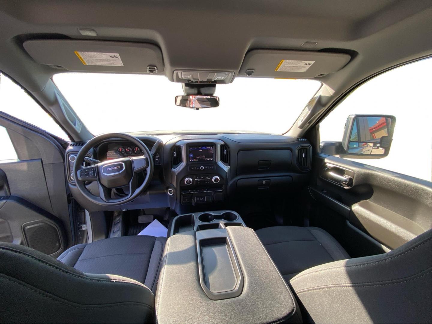 2024 GRAY GMC SIERRA 2500 HEAVY DUTY (1GT49LEY8RF) with an 6.6L engine, Automatic transmission, located at 908 SE 14th Street, Des Moines, IA, 50317, (515) 281-0330, 41.580303, -93.597046 - Photo#21