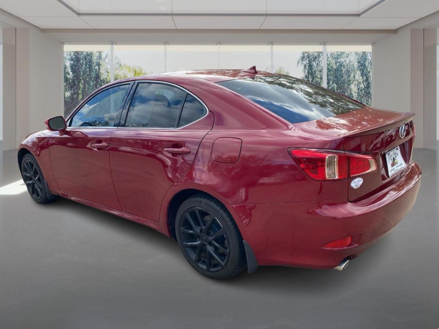 2012 RED LEXUS IS 250 (JTHCF5C22C2) with an 2.5L engine, Automatic transmission, located at 908 SE 14th Street, Des Moines, IA, 50317, (515) 281-0330, 41.580303, -93.597046 - Photo#4