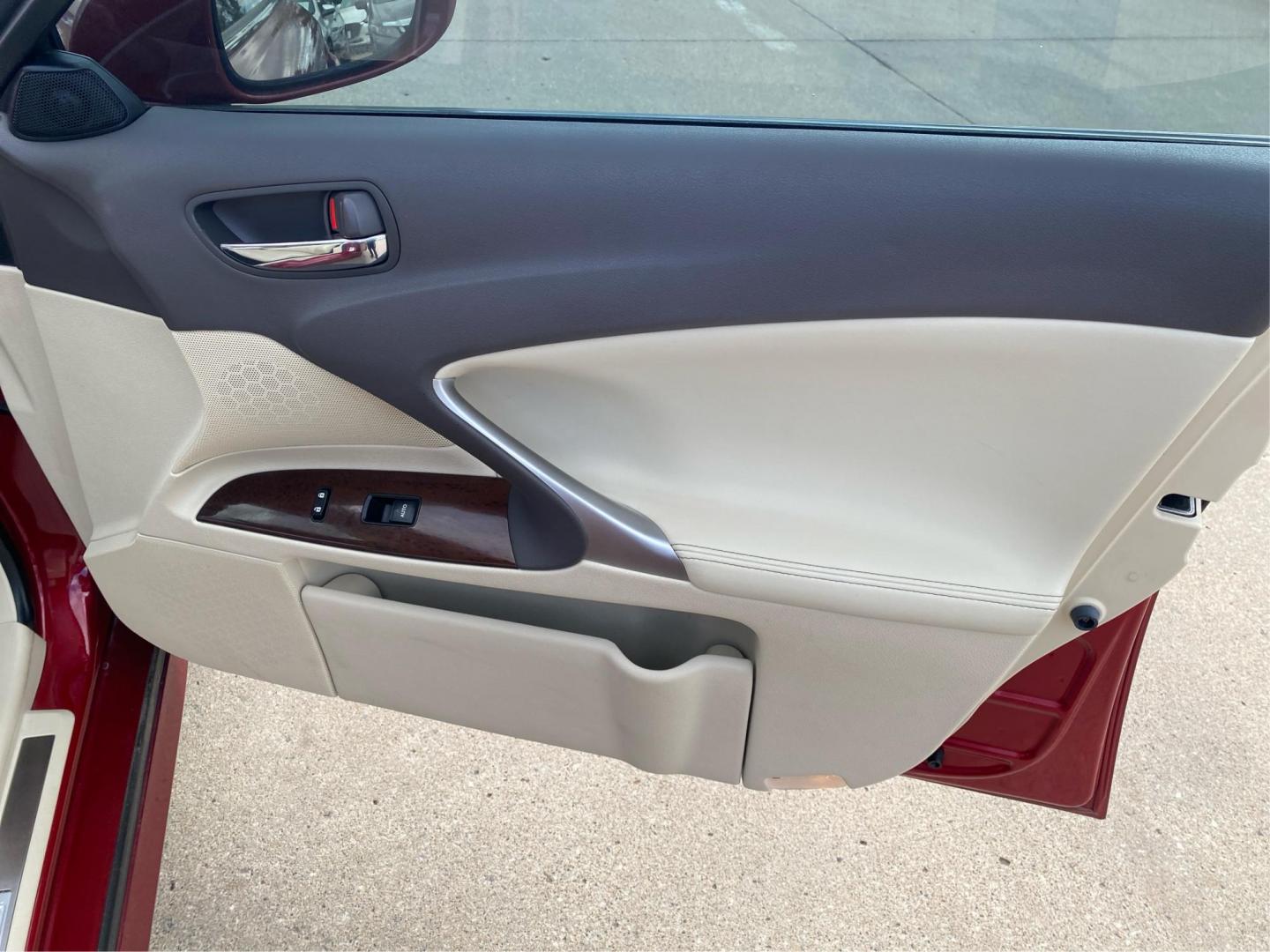 2012 RED LEXUS IS 250 (JTHCF5C22C2) with an 2.5L engine, Automatic transmission, located at 908 SE 14th Street, Des Moines, IA, 50317, (515) 281-0330, 41.580303, -93.597046 - Photo#19