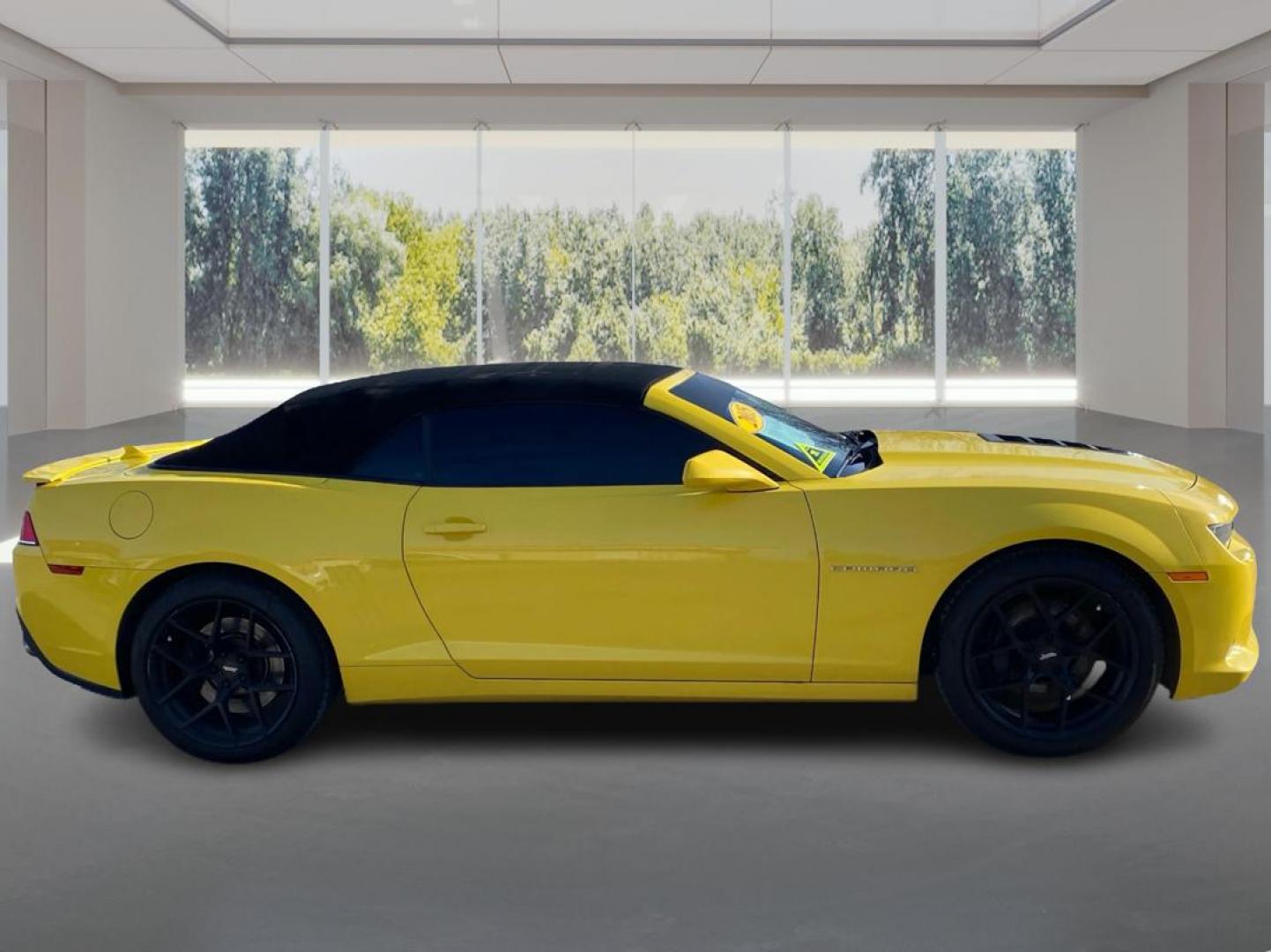 2015 YELLOW CHEVROLET CAMARO 2SS (2G1FK3DJXF9) with an 6.2L engine, Automatic transmission, located at 908 SE 14th Street, Des Moines, IA, 50317, (515) 281-0330, 41.580303, -93.597046 - Photo#1