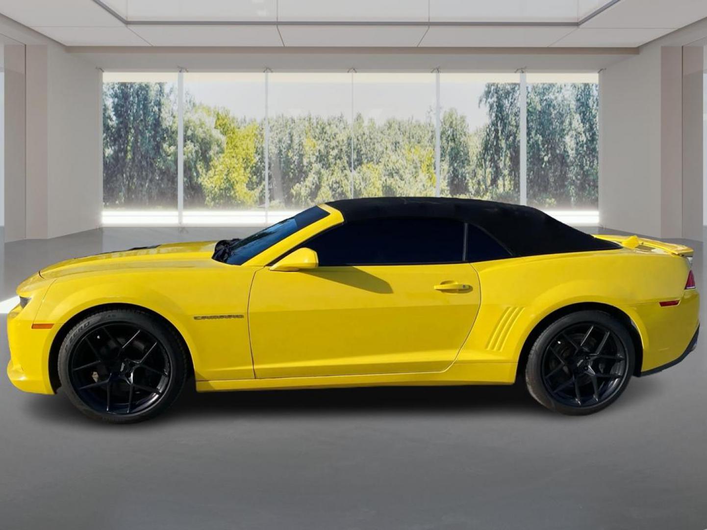 2015 YELLOW CHEVROLET CAMARO 2SS (2G1FK3DJXF9) with an 6.2L engine, Automatic transmission, located at 908 SE 14th Street, Des Moines, IA, 50317, (515) 281-0330, 41.580303, -93.597046 - Photo#5