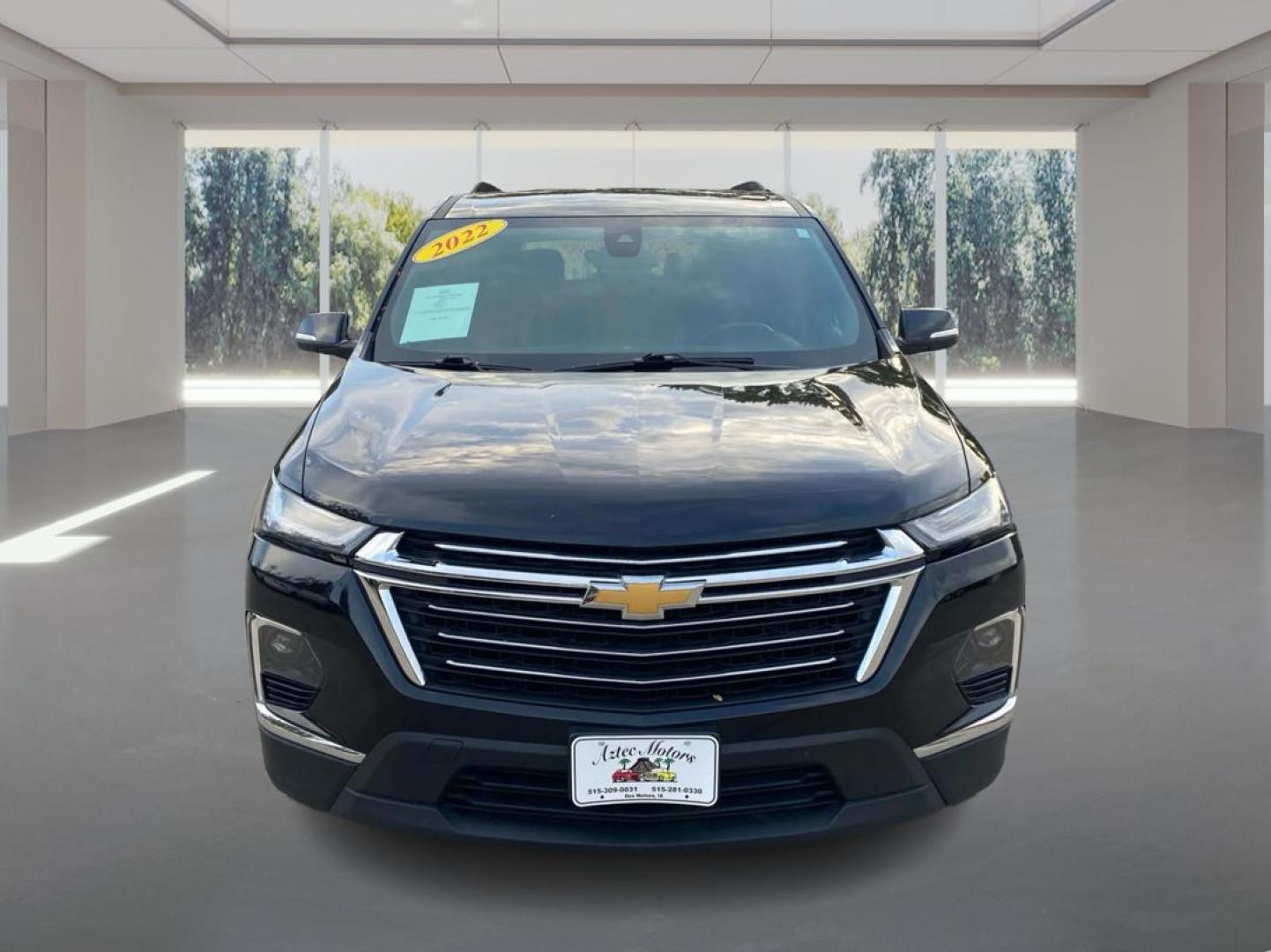 2022 BLACK CHEVROLET TRAVERSE LT (1GNEVHKWXNJ) with an 3.6L engine, Automatic transmission, located at 908 SE 14th Street, Des Moines, IA, 50317, (515) 281-0330, 41.580303, -93.597046 - Photo#6