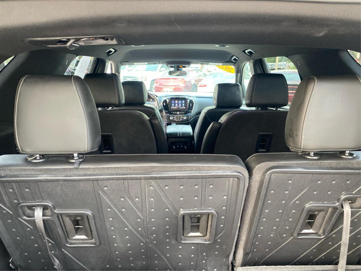 2022 BLACK CHEVROLET TRAVERSE LT (1GNEVHKWXNJ) with an 3.6L engine, Automatic transmission, located at 908 SE 14th Street, Des Moines, IA, 50317, (515) 281-0330, 41.580303, -93.597046 - Photo#12