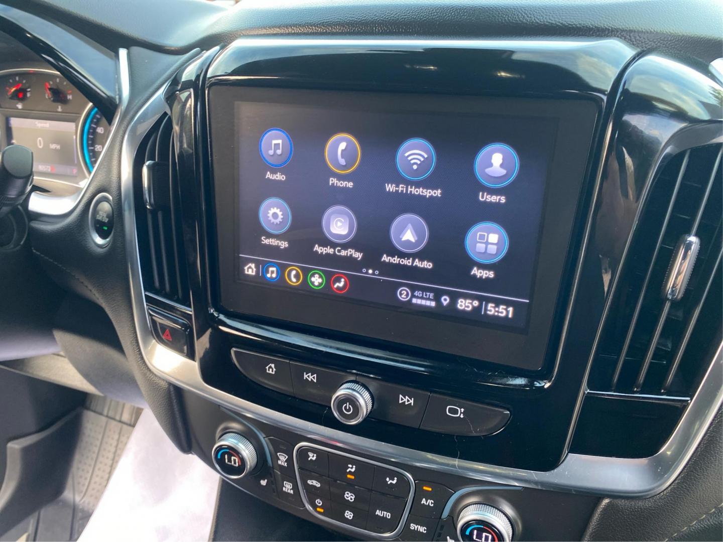 2022 BLACK CHEVROLET TRAVERSE LT (1GNEVHKWXNJ) with an 3.6L engine, Automatic transmission, located at 908 SE 14th Street, Des Moines, IA, 50317, (515) 281-0330, 41.580303, -93.597046 - Photo#13