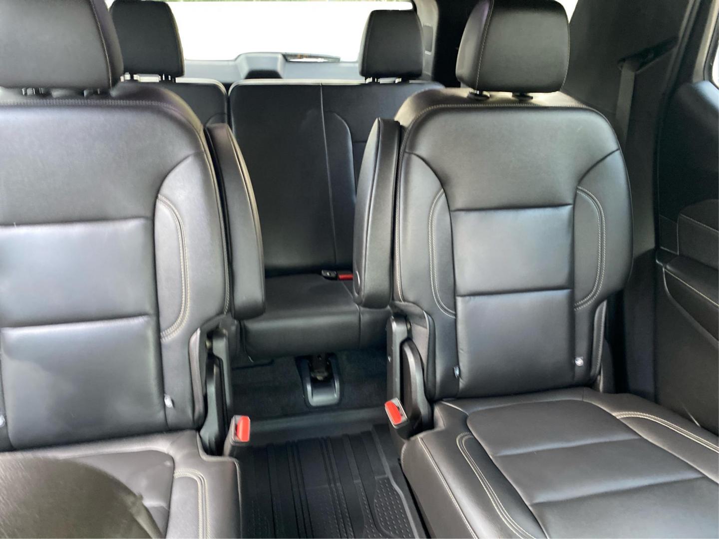 2022 BLACK CHEVROLET TRAVERSE LT (1GNEVHKWXNJ) with an 3.6L engine, Automatic transmission, located at 908 SE 14th Street, Des Moines, IA, 50317, (515) 281-0330, 41.580303, -93.597046 - Photo#14