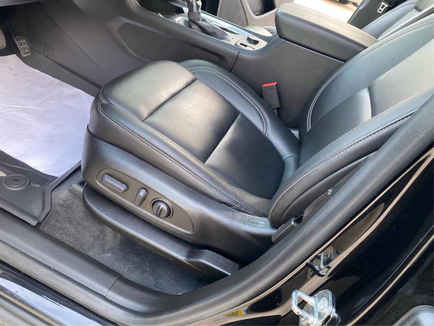 2022 BLACK CHEVROLET TRAVERSE LT (1GNEVHKWXNJ) with an 3.6L engine, Automatic transmission, located at 908 SE 14th Street, Des Moines, IA, 50317, (515) 281-0330, 41.580303, -93.597046 - Photo#18