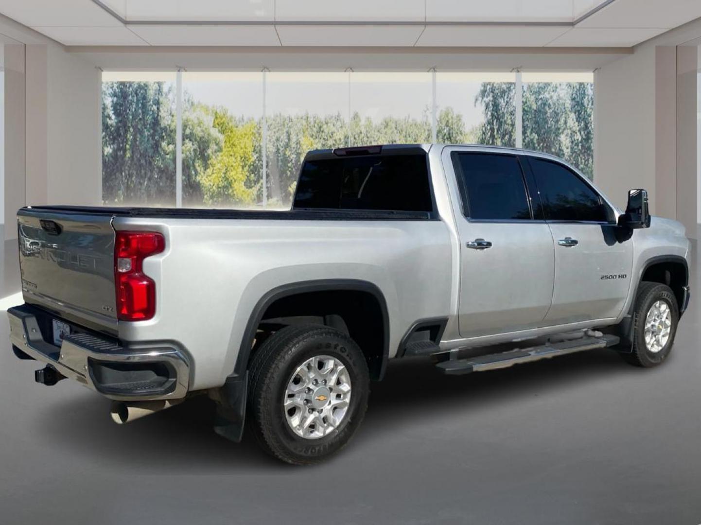 2023 SILVER CHEVROLET SILVERADO 2500 HEAVY DUTY LTZ (2GC1YPEY5P1) with an 6.6L engine, Automatic transmission, located at 908 SE 14th Street, Des Moines, IA, 50317, (515) 281-0330, 41.580303, -93.597046 - Photo#2