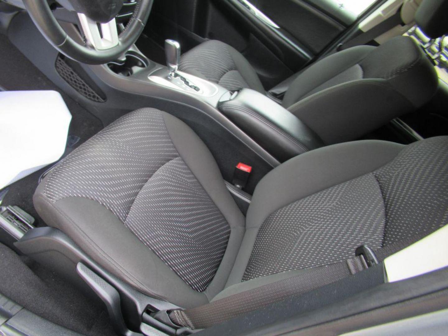 2019 SILVER DODGE JOURNEY SE (3C4PDCBB8KT) with an 2.4L engine, Automatic transmission, located at 908 SE 14th Street, Des Moines, IA, 50317, (515) 281-0330, 41.580303, -93.597046 - Photo#17