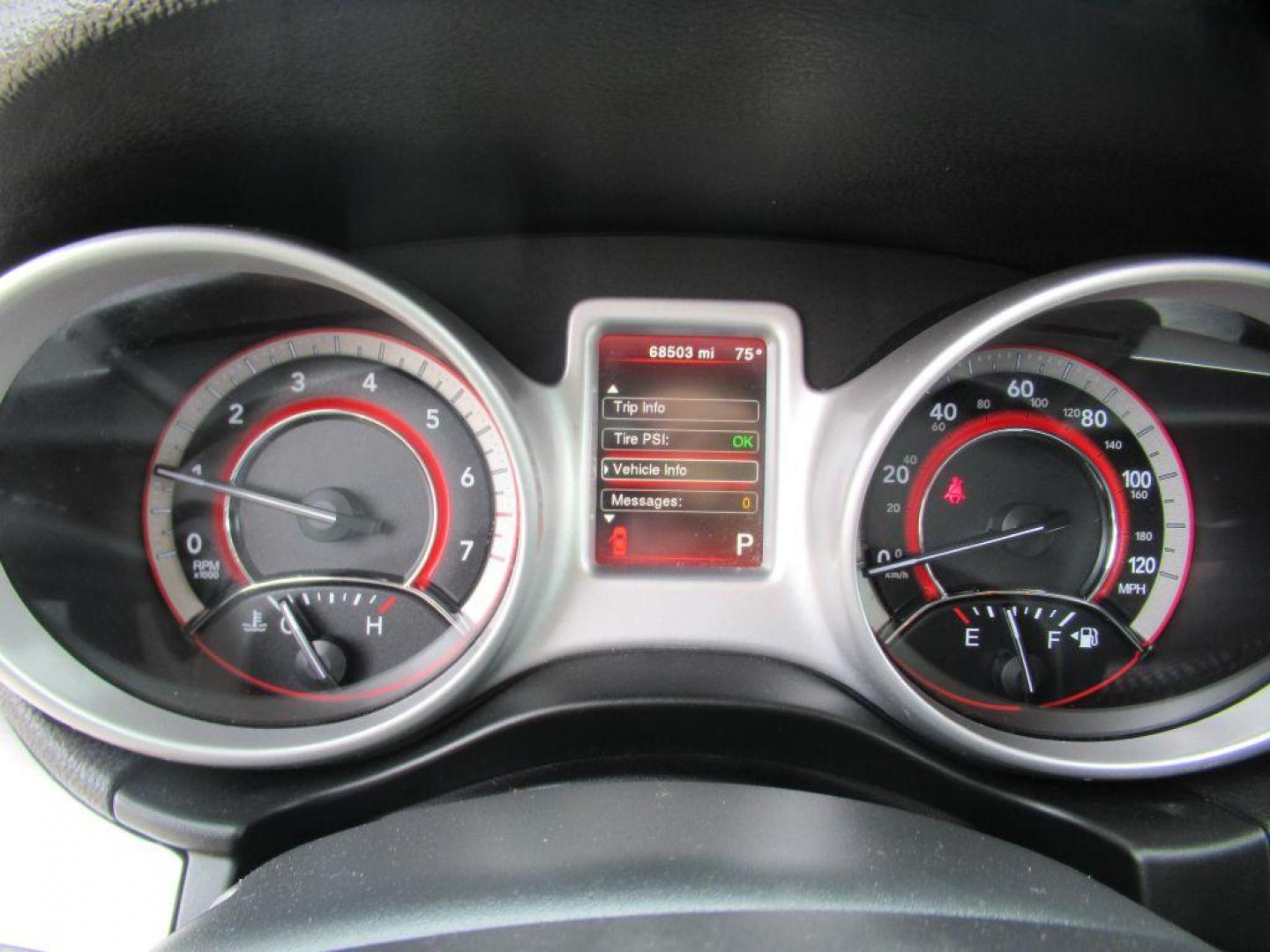 2019 SILVER DODGE JOURNEY SE (3C4PDCBB8KT) with an 2.4L engine, Automatic transmission, located at 908 SE 14th Street, Des Moines, IA, 50317, (515) 281-0330, 41.580303, -93.597046 - Photo#24