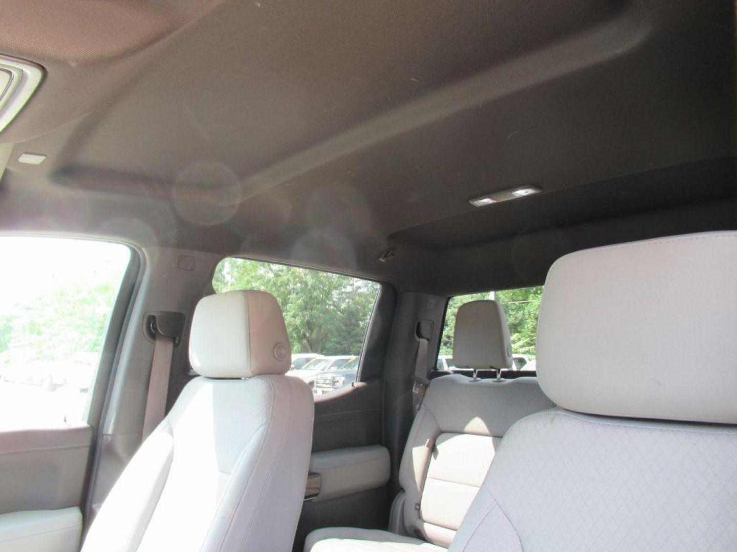 2021 GRAY CHEVROLET SILVERADO 1500 RST (3GCUYEET9MG) with an 3.0L engine, Automatic transmission, located at 908 SE 14th Street, Des Moines, IA, 50317, (515) 281-0330, 41.580303, -93.597046 - Photo#17