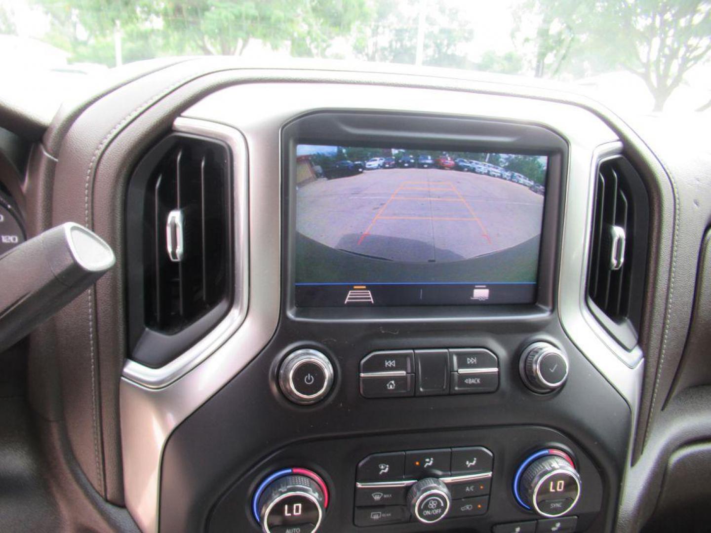 2021 GRAY CHEVROLET SILVERADO 1500 RST (3GCUYEET9MG) with an 3.0L engine, Automatic transmission, located at 908 SE 14th Street, Des Moines, IA, 50317, (515) 281-0330, 41.580303, -93.597046 - Photo#21