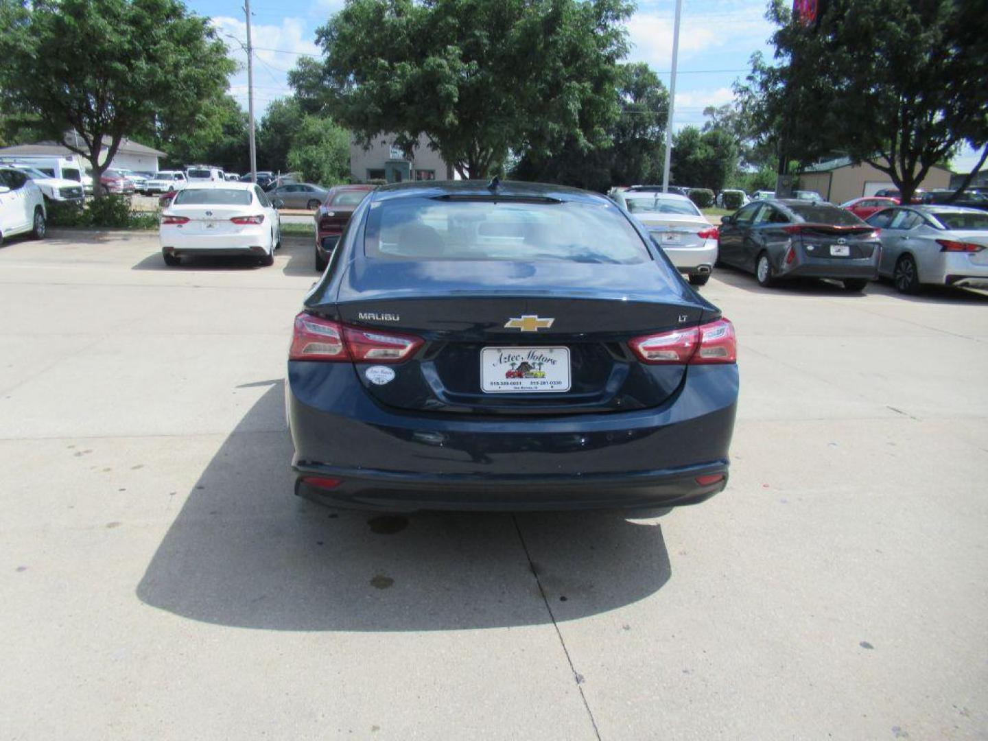 2022 BLUE CHEVROLET MALIBU LT (1G1ZD5ST9NF) with an 1.5L engine, Continuously Variable transmission, located at 908 SE 14th Street, Des Moines, IA, 50317, (515) 281-0330, 41.580303, -93.597046 - Photo#5
