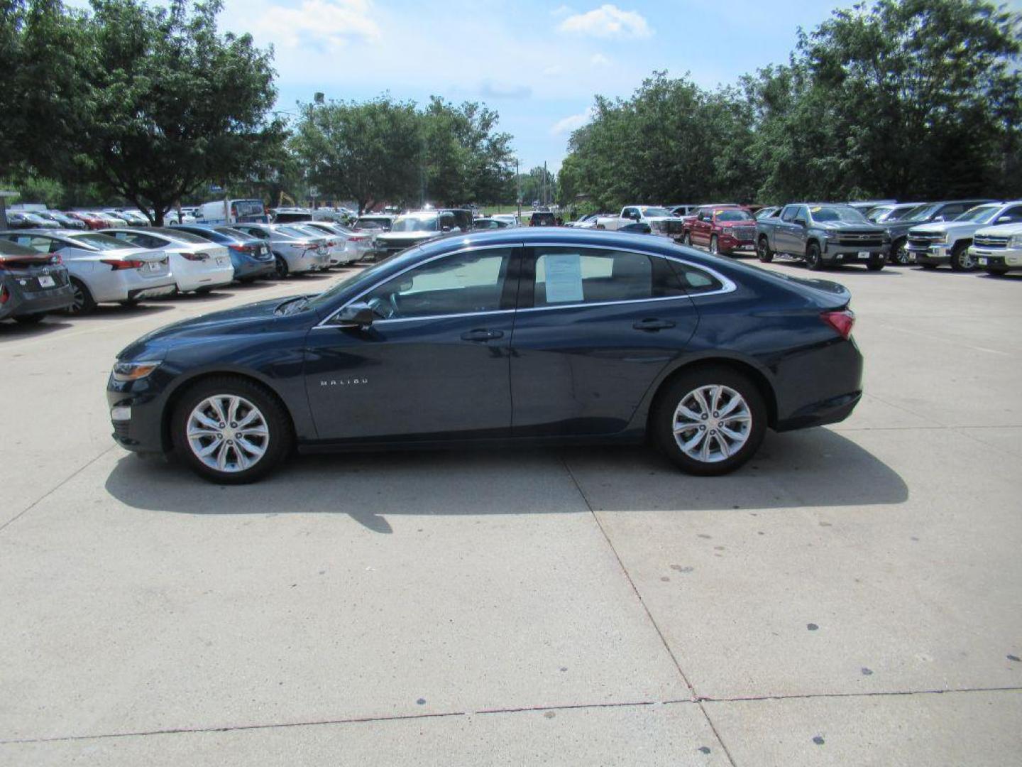 2022 BLUE CHEVROLET MALIBU LT (1G1ZD5ST9NF) with an 1.5L engine, Continuously Variable transmission, located at 908 SE 14th Street, Des Moines, IA, 50317, (515) 281-0330, 41.580303, -93.597046 - Photo#7