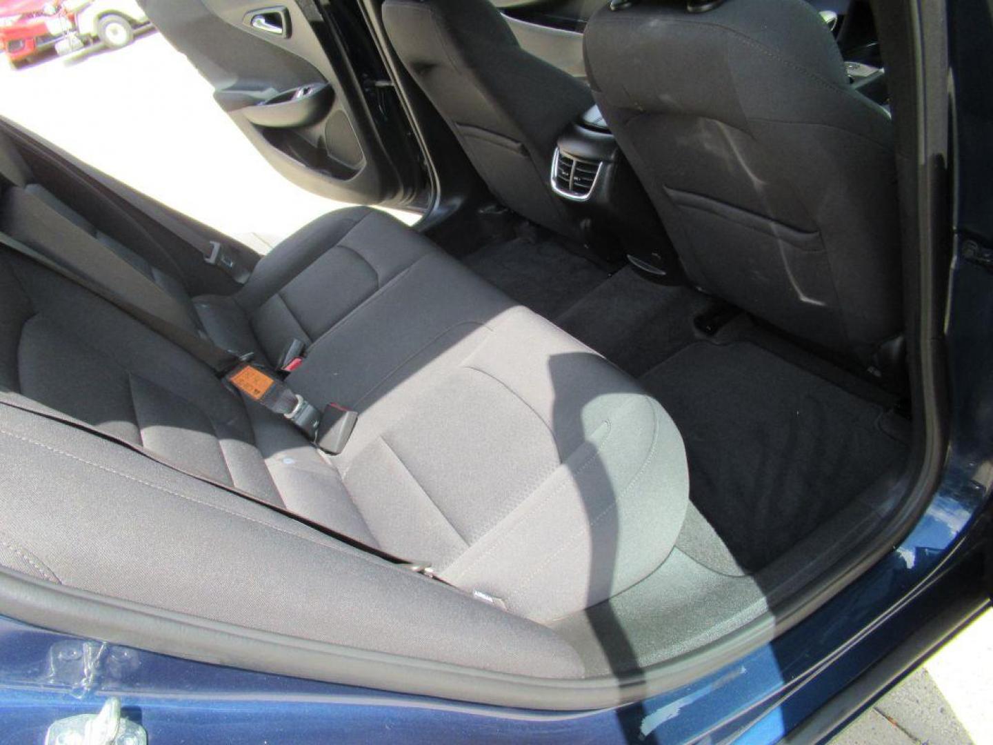 2022 BLUE CHEVROLET MALIBU LT (1G1ZD5ST9NF) with an 1.5L engine, Continuously Variable transmission, located at 908 SE 14th Street, Des Moines, IA, 50317, (515) 281-0330, 41.580303, -93.597046 - Photo#14