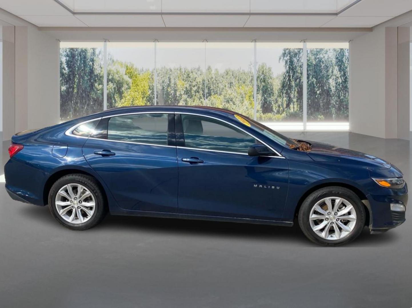 2022 BLUE CHEVROLET MALIBU LT (1G1ZD5ST9NF) with an 1.5L engine, Continuously Variable transmission, located at 908 SE 14th Street, Des Moines, IA, 50317, (515) 281-0330, 41.580303, -93.597046 - Photo#1