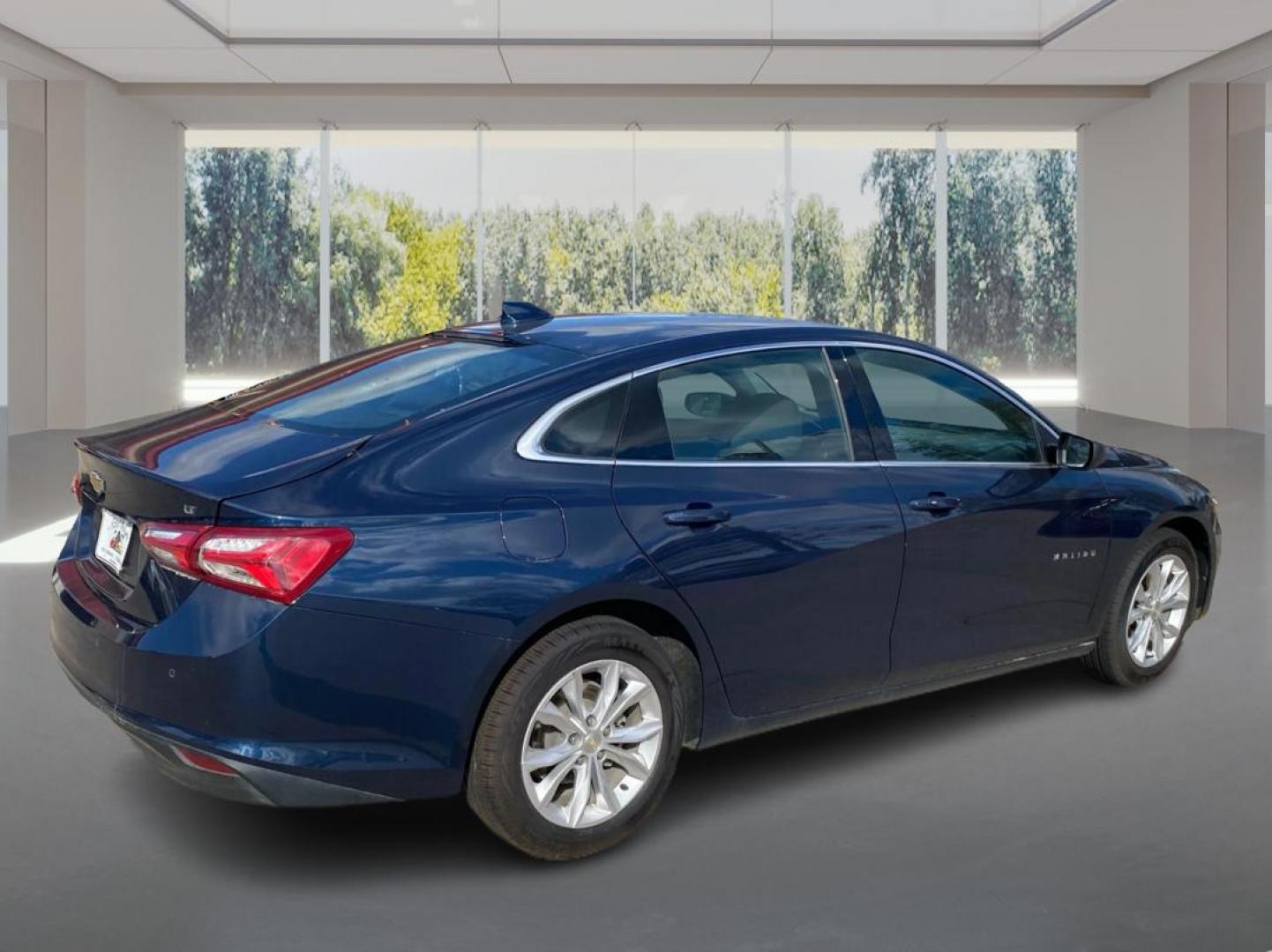 2022 BLUE CHEVROLET MALIBU LT (1G1ZD5ST9NF) with an 1.5L engine, Continuously Variable transmission, located at 908 SE 14th Street, Des Moines, IA, 50317, (515) 281-0330, 41.580303, -93.597046 - Photo#2