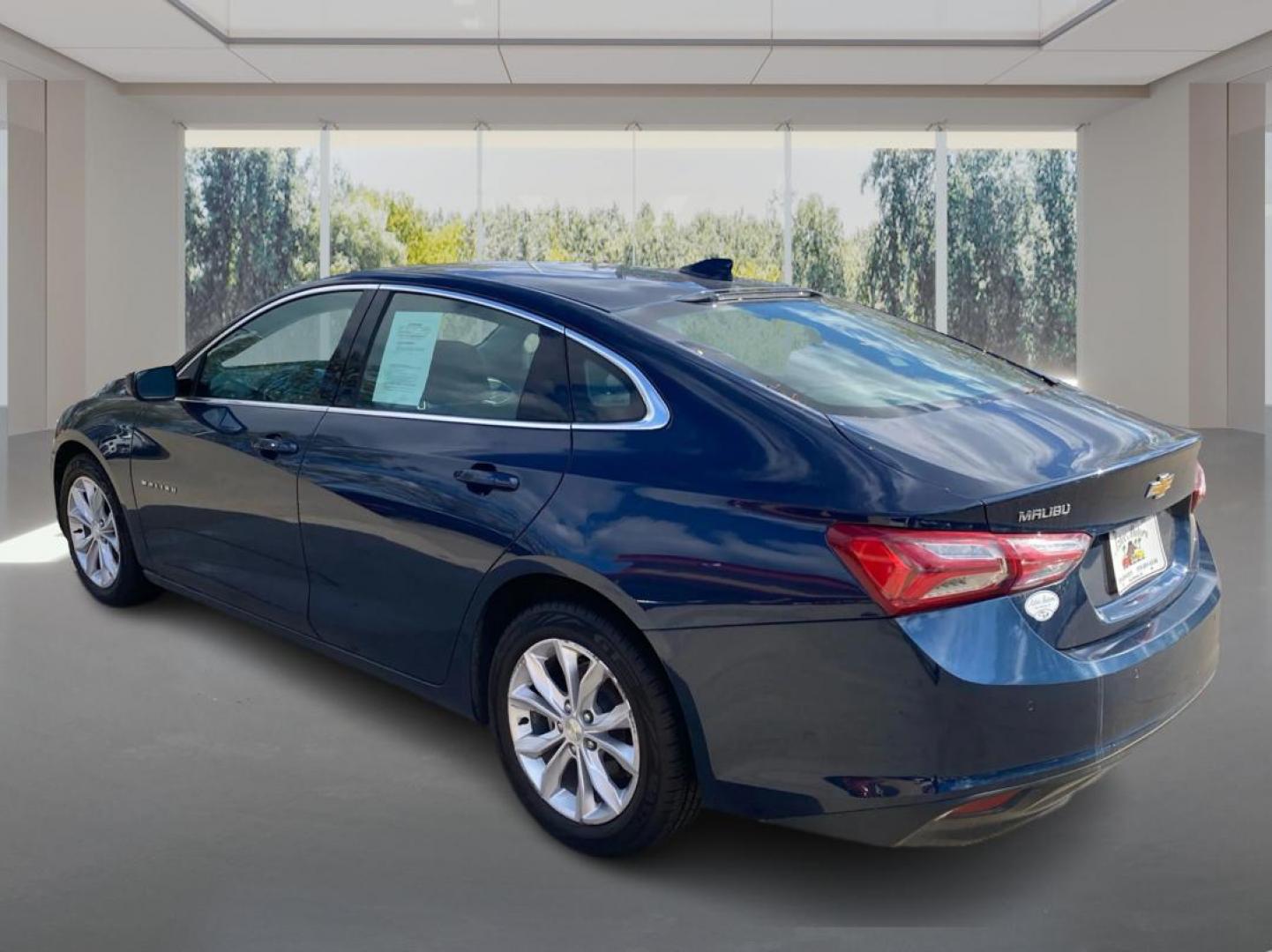 2022 BLUE CHEVROLET MALIBU LT (1G1ZD5ST9NF) with an 1.5L engine, Continuously Variable transmission, located at 908 SE 14th Street, Des Moines, IA, 50317, (515) 281-0330, 41.580303, -93.597046 - Photo#4