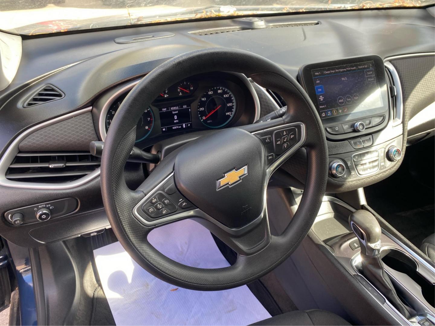 2022 BLUE CHEVROLET MALIBU LT (1G1ZD5ST9NF) with an 1.5L engine, Continuously Variable transmission, located at 908 SE 14th Street, Des Moines, IA, 50317, (515) 281-0330, 41.580303, -93.597046 - Photo#15