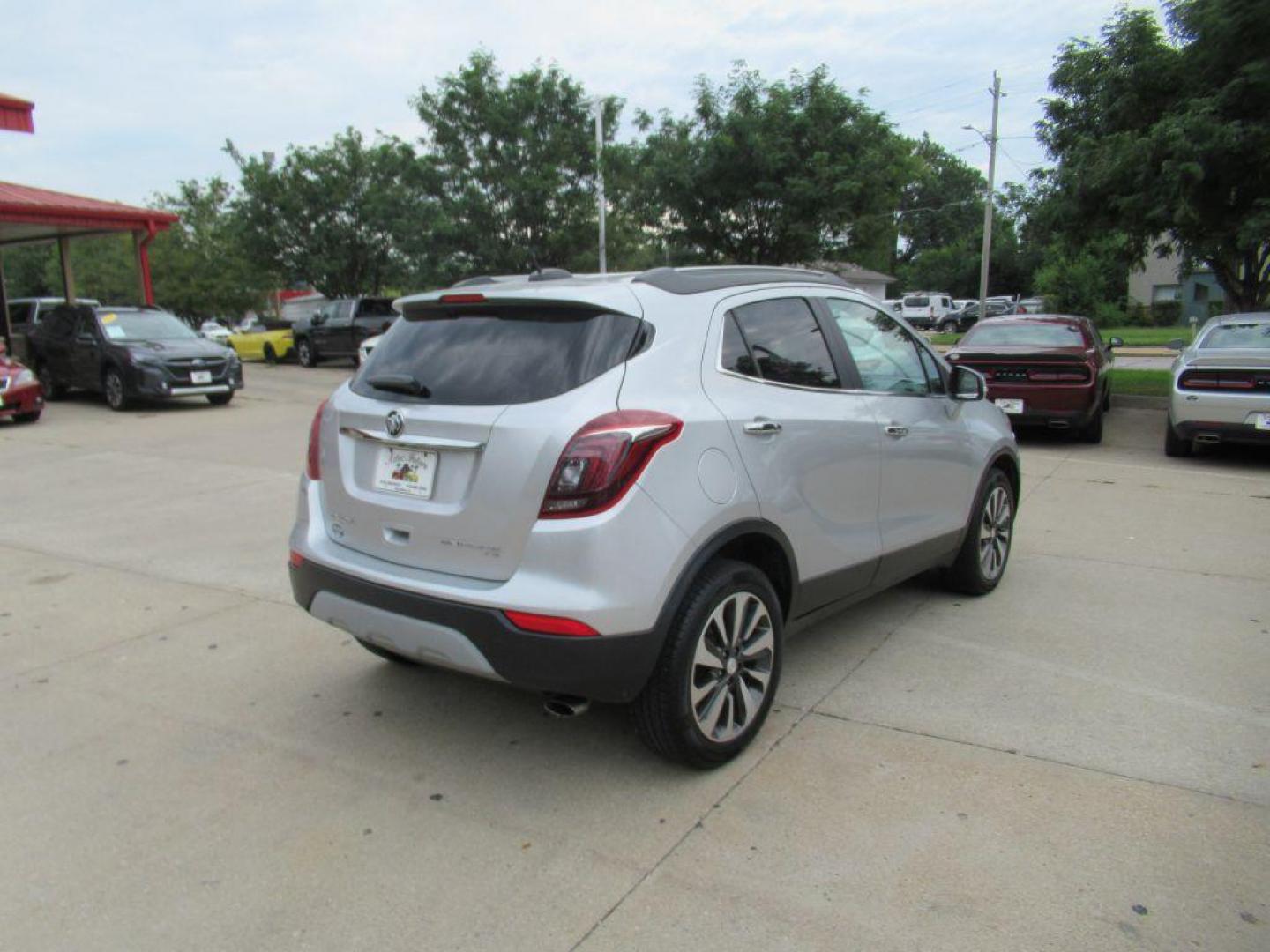 2017 SILVER BUICK ENCORE PREFERRED II (KL4CJFSB1HB) with an 1.4L engine, Automatic transmission, located at 908 SE 14th Street, Des Moines, IA, 50317, (515) 281-0330, 41.580303, -93.597046 - Photo#4