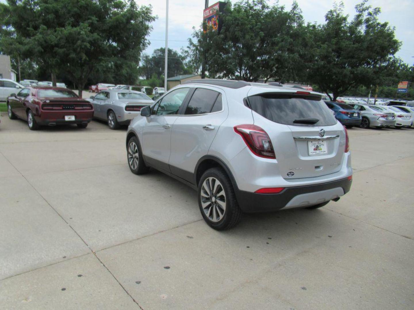 2017 SILVER BUICK ENCORE PREFERRED II (KL4CJFSB1HB) with an 1.4L engine, Automatic transmission, located at 908 SE 14th Street, Des Moines, IA, 50317, (515) 281-0330, 41.580303, -93.597046 - Photo#6