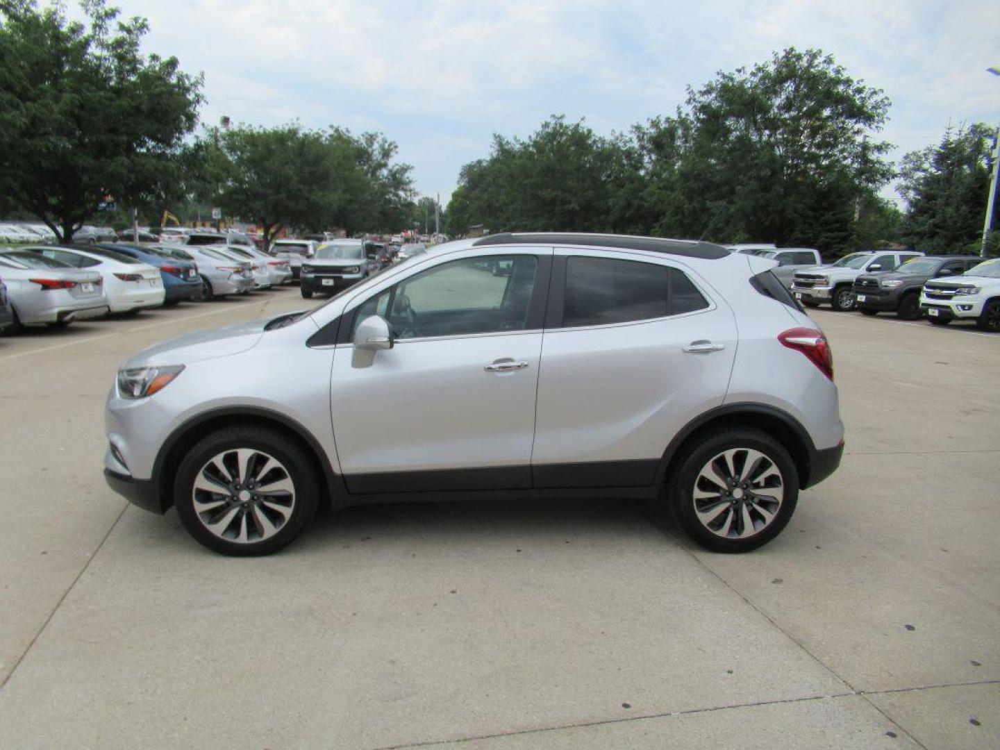 2017 SILVER BUICK ENCORE PREFERRED II (KL4CJFSB1HB) with an 1.4L engine, Automatic transmission, located at 908 SE 14th Street, Des Moines, IA, 50317, (515) 281-0330, 41.580303, -93.597046 - Photo#7