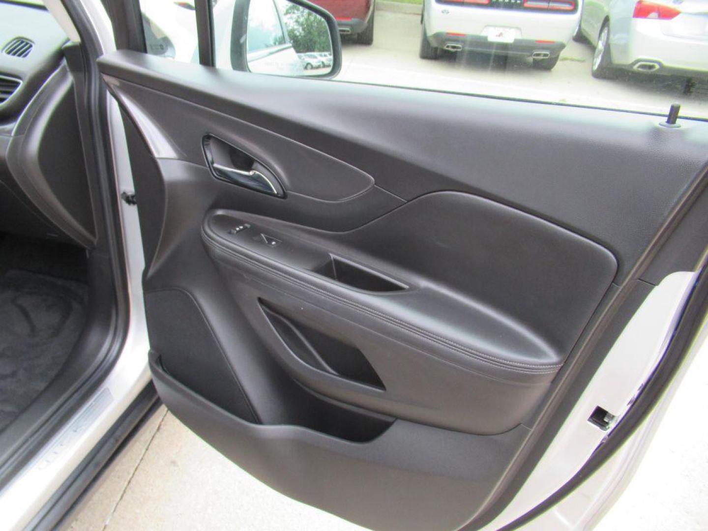2017 SILVER BUICK ENCORE PREFERRED II (KL4CJFSB1HB) with an 1.4L engine, Automatic transmission, located at 908 SE 14th Street, Des Moines, IA, 50317, (515) 281-0330, 41.580303, -93.597046 - Photo#12
