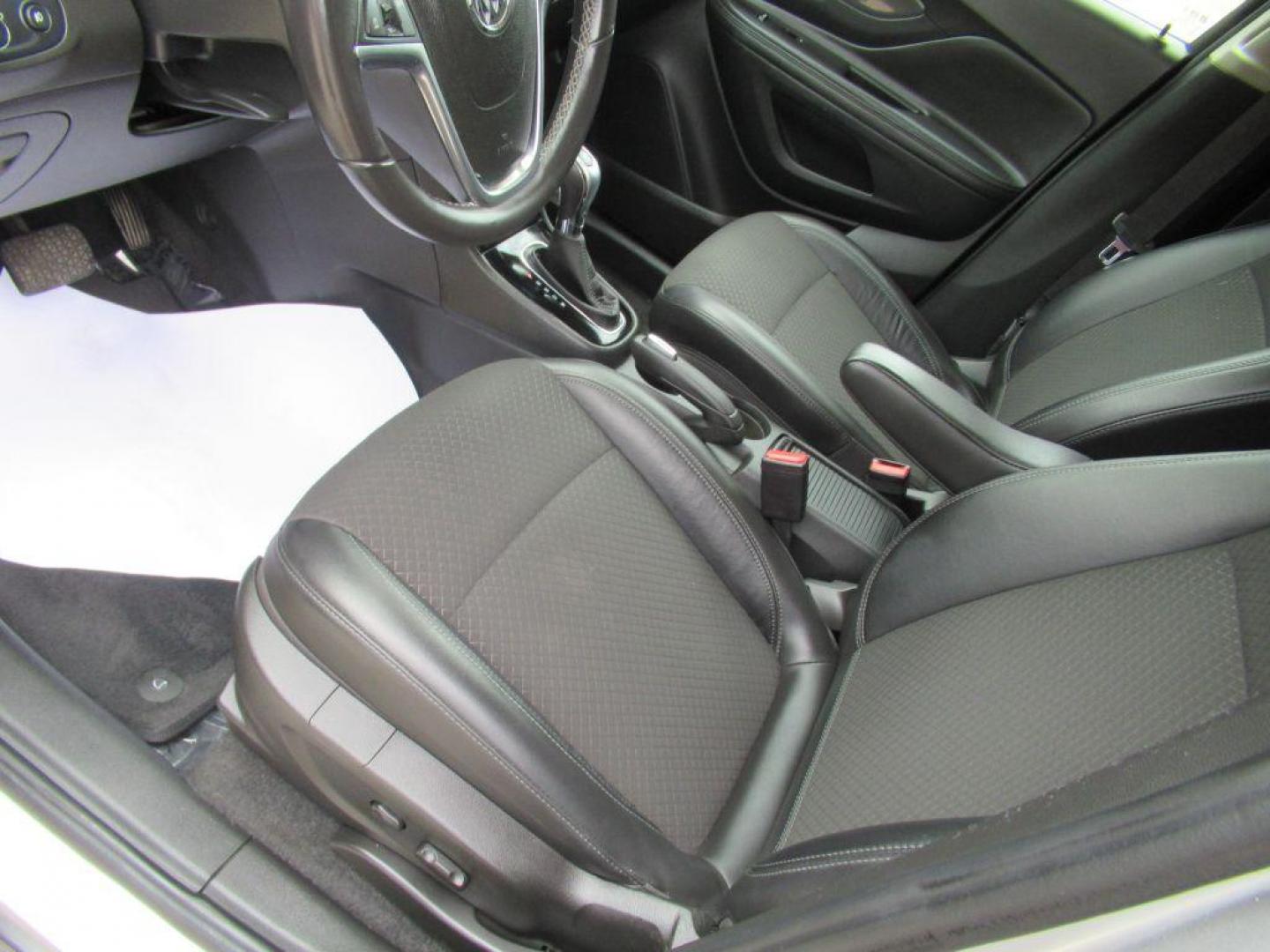 2017 SILVER BUICK ENCORE PREFERRED II (KL4CJFSB1HB) with an 1.4L engine, Automatic transmission, located at 908 SE 14th Street, Des Moines, IA, 50317, (515) 281-0330, 41.580303, -93.597046 - Photo#16