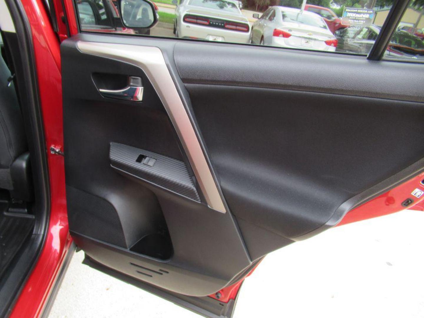 2015 RED TOYOTA RAV4 XLE (2T3RFREV5FW) with an 2.5L engine, Automatic transmission, located at 908 SE 14th Street, Des Moines, IA, 50317, (515) 281-0330, 41.580303, -93.597046 - Photo#11