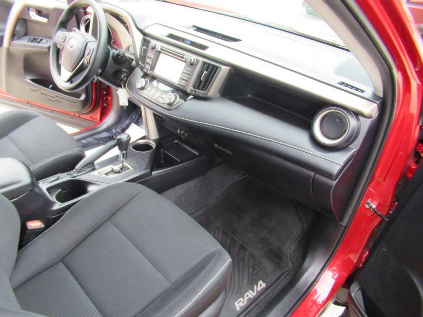 2015 RED TOYOTA RAV4 XLE (2T3RFREV5FW) with an 2.5L engine, Automatic transmission, located at 908 SE 14th Street, Des Moines, IA, 50317, (515) 281-0330, 41.580303, -93.597046 - Photo#13