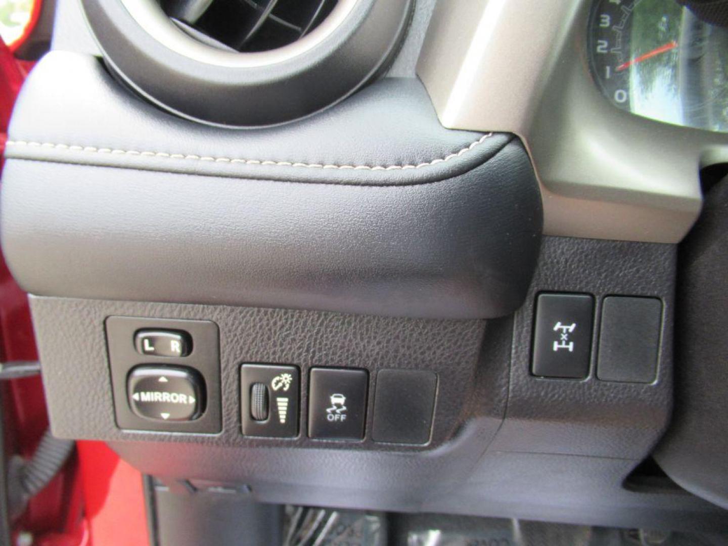 2015 RED TOYOTA RAV4 XLE (2T3RFREV5FW) with an 2.5L engine, Automatic transmission, located at 908 SE 14th Street, Des Moines, IA, 50317, (515) 281-0330, 41.580303, -93.597046 - Photo#24