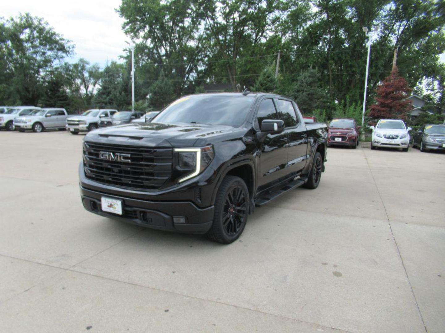 2022 BLACK GMC SIERRA 1500 ELEVATION (3GTUUCET8NG) with an 3.0L engine, Automatic transmission, located at 908 SE 14th Street, Des Moines, IA, 50317, (515) 281-0330, 41.580303, -93.597046 - Photo#0