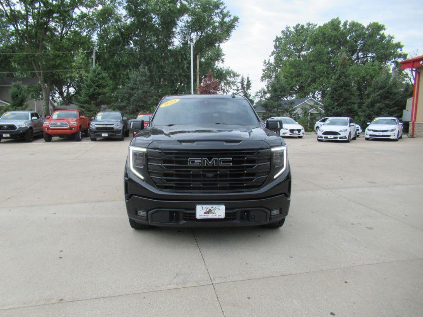 2022 BLACK GMC SIERRA 1500 ELEVATION (3GTUUCET8NG) with an 3.0L engine, Automatic transmission, located at 908 SE 14th Street, Des Moines, IA, 50317, (515) 281-0330, 41.580303, -93.597046 - Photo#1