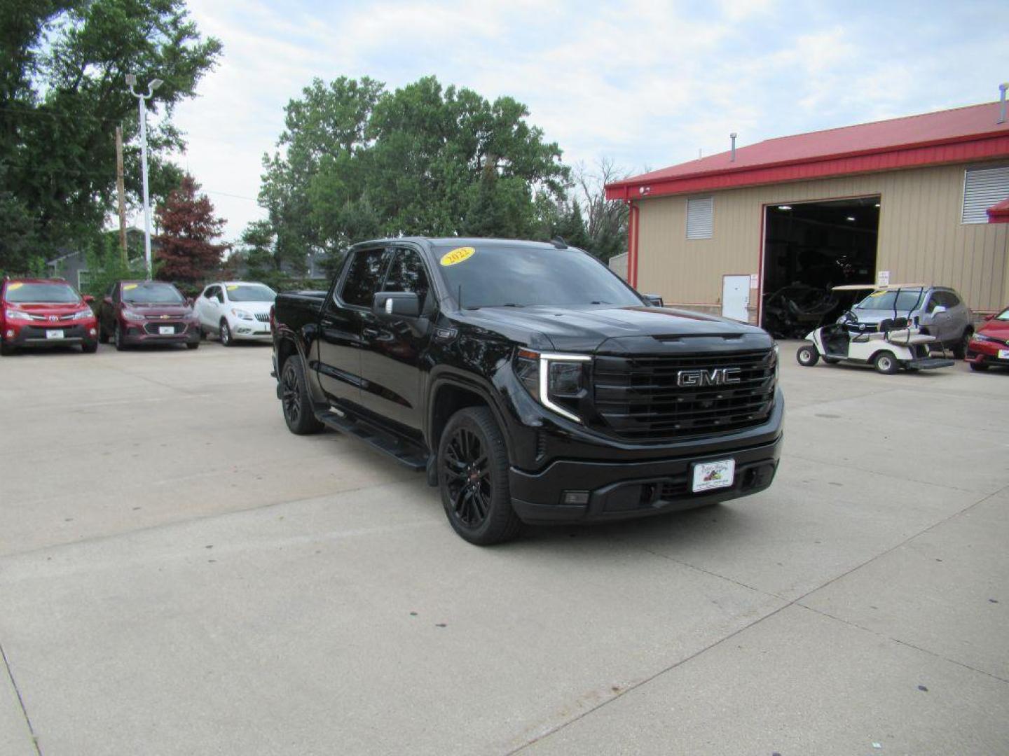 2022 BLACK GMC SIERRA 1500 ELEVATION (3GTUUCET8NG) with an 3.0L engine, Automatic transmission, located at 908 SE 14th Street, Des Moines, IA, 50317, (515) 281-0330, 41.580303, -93.597046 - Photo#2