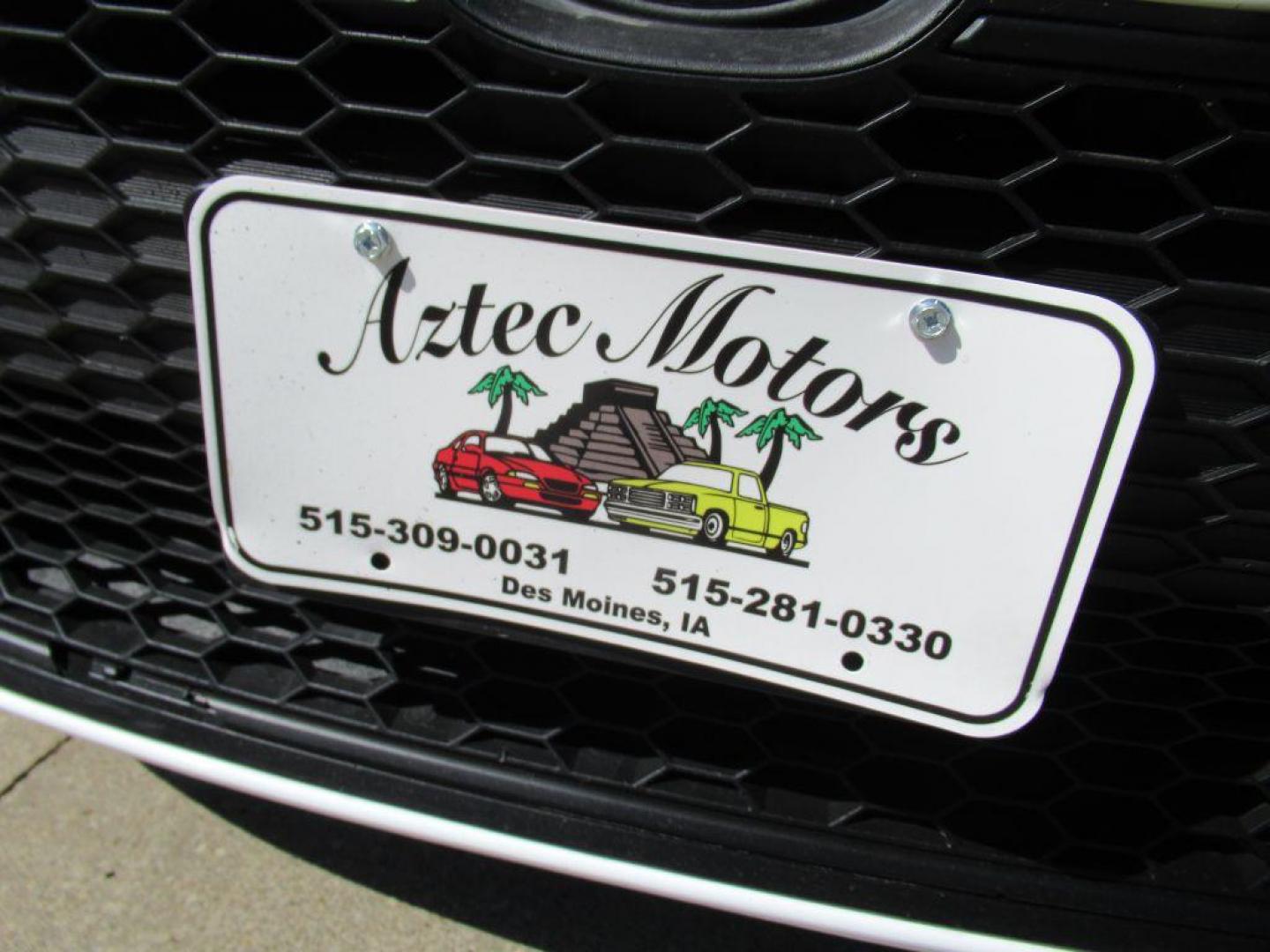2020 WHITE TOYOTA COROLLA LE (5YFEPRAE8LP) with an 1.8L engine, Continuously Variable transmission, located at 908 SE 14th Street, Des Moines, IA, 50317, (515) 281-0330, 41.580303, -93.597046 - Photo#8