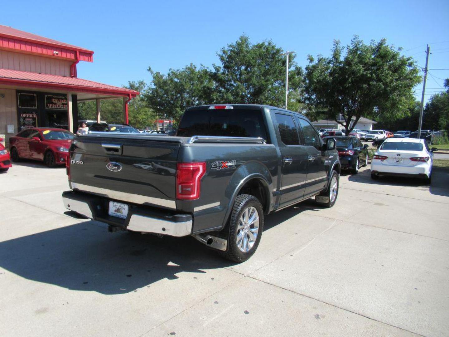 2015 BLUE FORD F150 SUPERCREW (1FTEW1EG6FF) with an 3.5L engine, Automatic transmission, located at 908 SE 14th Street, Des Moines, IA, 50317, (515) 281-0330, 41.580303, -93.597046 - Photo#4