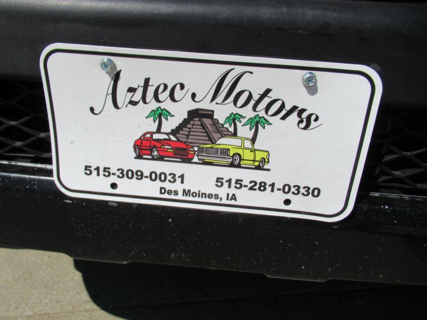 2011 SILVER TOYOTA FJ CRUISER (JTEBU4BF3BK) with an 4.0L engine, Automatic transmission, located at 908 SE 14th Street, Des Moines, IA, 50317, (515) 281-0330, 41.580303, -93.597046 - Photo#8