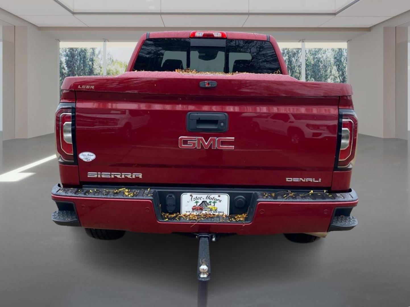 2018 RED GMC SIERRA 1500 DENALI (3GTU2PEJ2JG) with an 6.2L engine, Automatic transmission, located at 908 SE 14th Street, Des Moines, IA, 50317, (515) 281-0330, 41.580303, -93.597046 - Photo#2