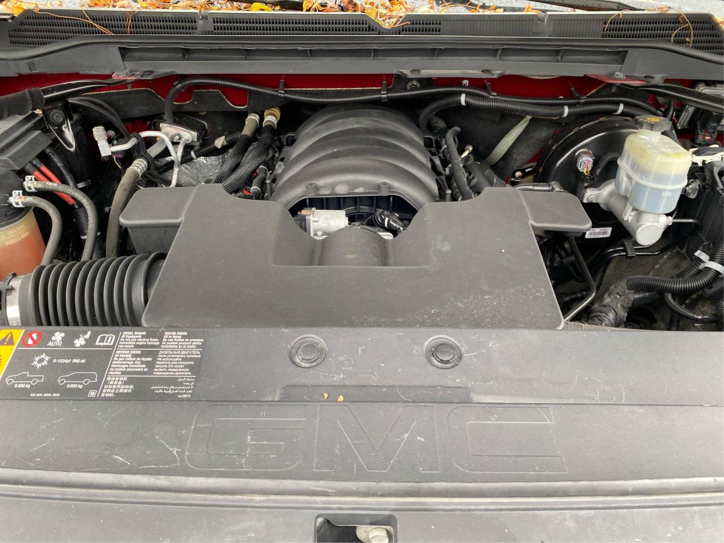 2018 RED GMC SIERRA 1500 DENALI (3GTU2PEJ2JG) with an 6.2L engine, Automatic transmission, located at 908 SE 14th Street, Des Moines, IA, 50317, (515) 281-0330, 41.580303, -93.597046 - Photo#9