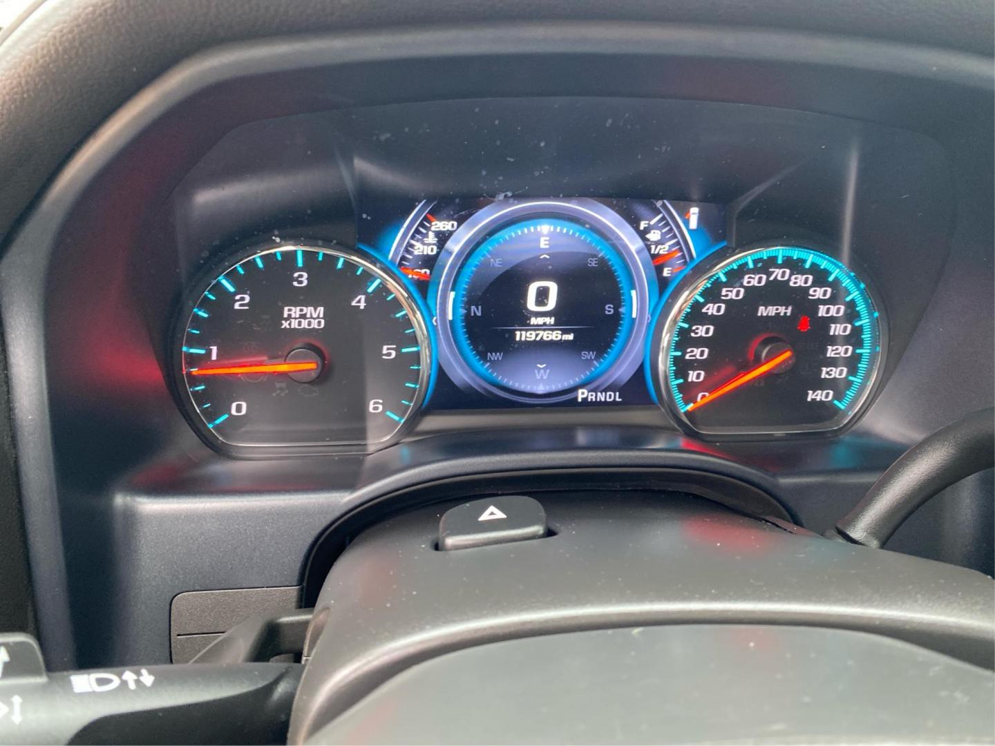 2018 RED GMC SIERRA 1500 DENALI (3GTU2PEJ2JG) with an 6.2L engine, Automatic transmission, located at 908 SE 14th Street, Des Moines, IA, 50317, (515) 281-0330, 41.580303, -93.597046 - Photo#13