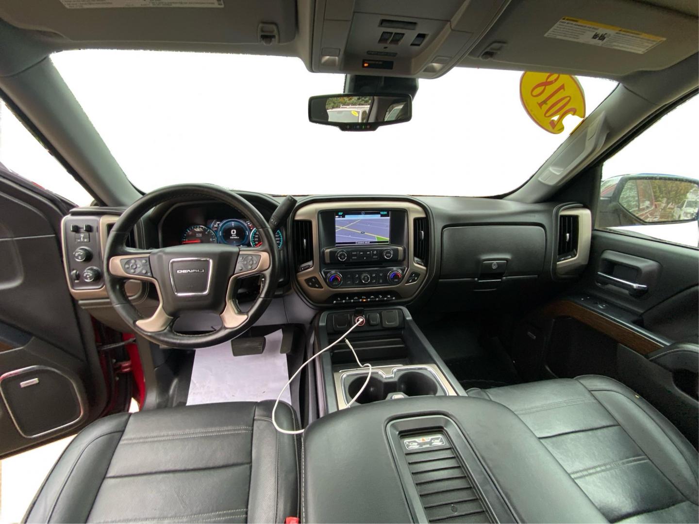 2018 RED GMC SIERRA 1500 DENALI (3GTU2PEJ2JG) with an 6.2L engine, Automatic transmission, located at 908 SE 14th Street, Des Moines, IA, 50317, (515) 281-0330, 41.580303, -93.597046 - Photo#20