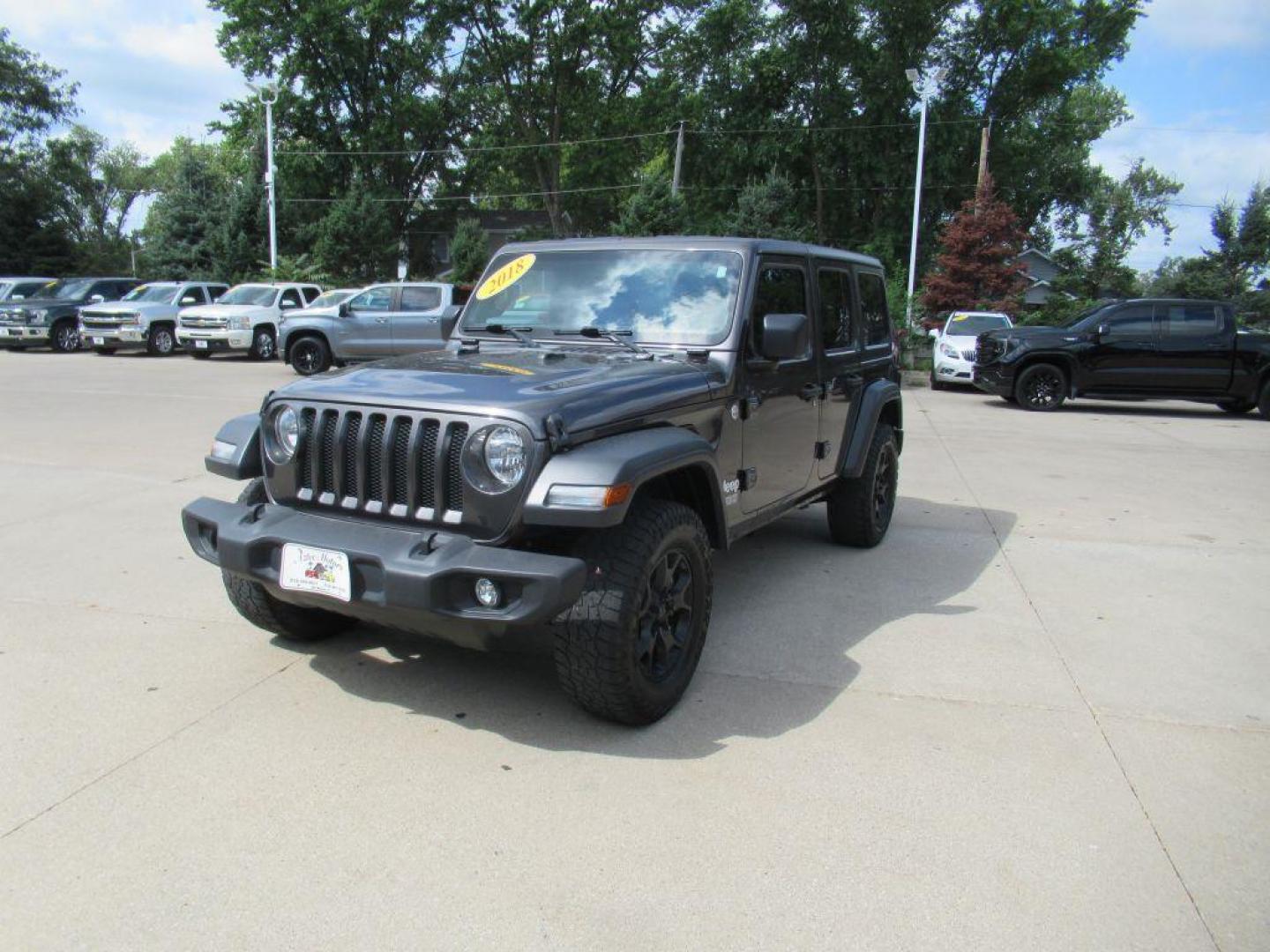 2018 GRAY JEEP WRANGLER UNLIMI SPORT (1C4HJXDG4JW) with an 3.6L engine, Automatic transmission, located at 908 SE 14th Street, Des Moines, IA, 50317, (515) 281-0330, 41.580303, -93.597046 - Photo#0