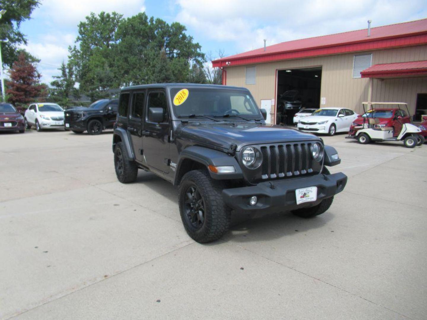 2018 GRAY JEEP WRANGLER UNLIMI SPORT (1C4HJXDG4JW) with an 3.6L engine, Automatic transmission, located at 908 SE 14th Street, Des Moines, IA, 50317, (515) 281-0330, 41.580303, -93.597046 - Photo#2