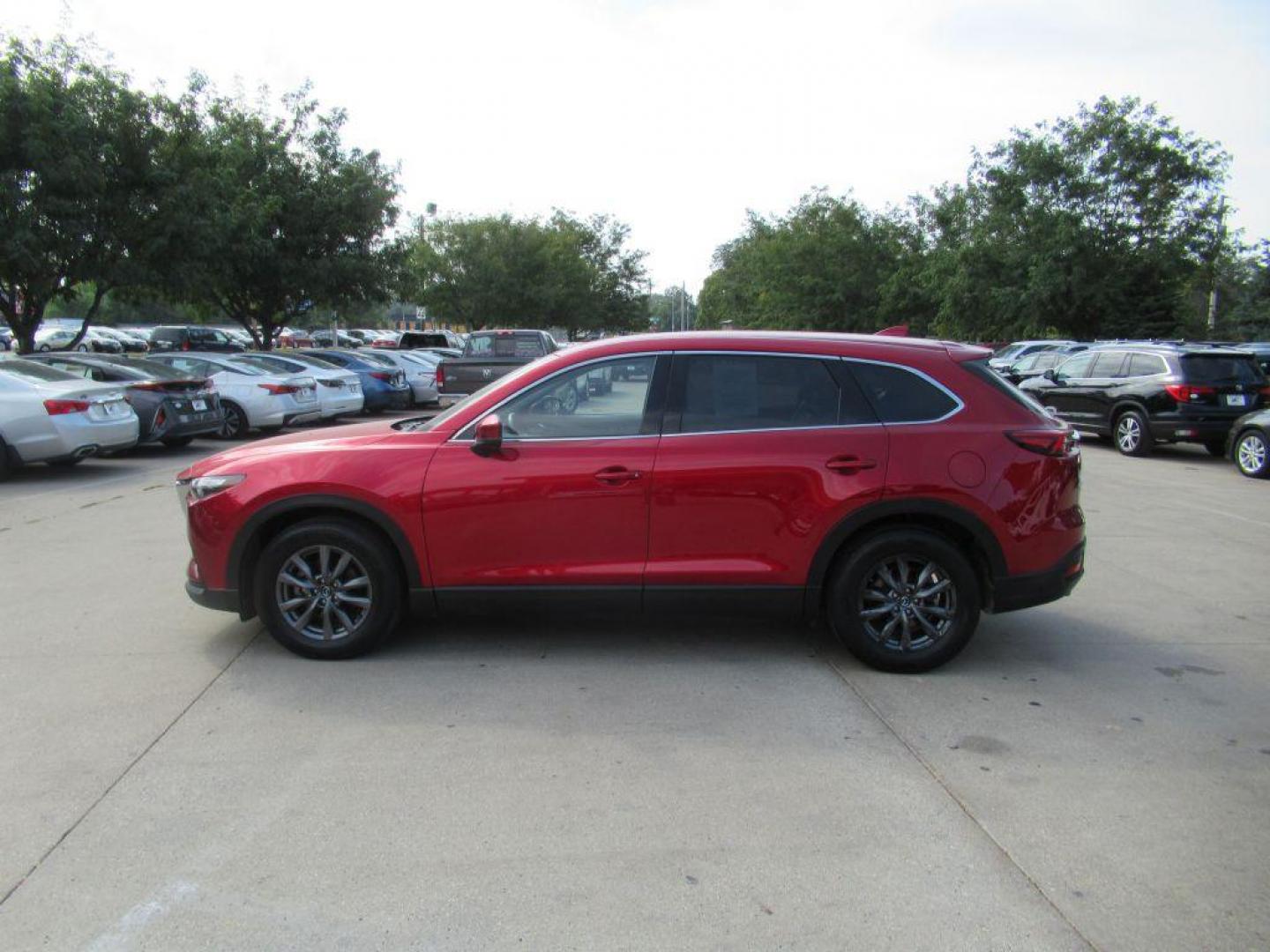 2022 RED MAZDA CX-9 TOURING (JM3TCBCY9N0) with an 2.5L engine, Automatic transmission, located at 908 SE 14th Street, Des Moines, IA, 50317, (515) 281-0330, 41.580303, -93.597046 - Photo#7