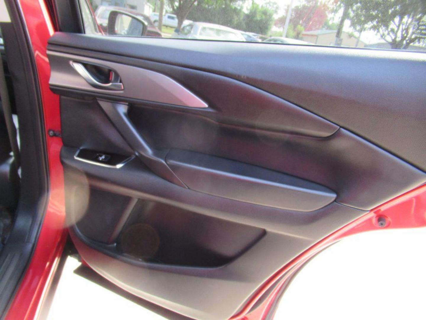 2022 RED MAZDA CX-9 TOURING (JM3TCBCY9N0) with an 2.5L engine, Automatic transmission, located at 908 SE 14th Street, Des Moines, IA, 50317, (515) 281-0330, 41.580303, -93.597046 - Photo#11