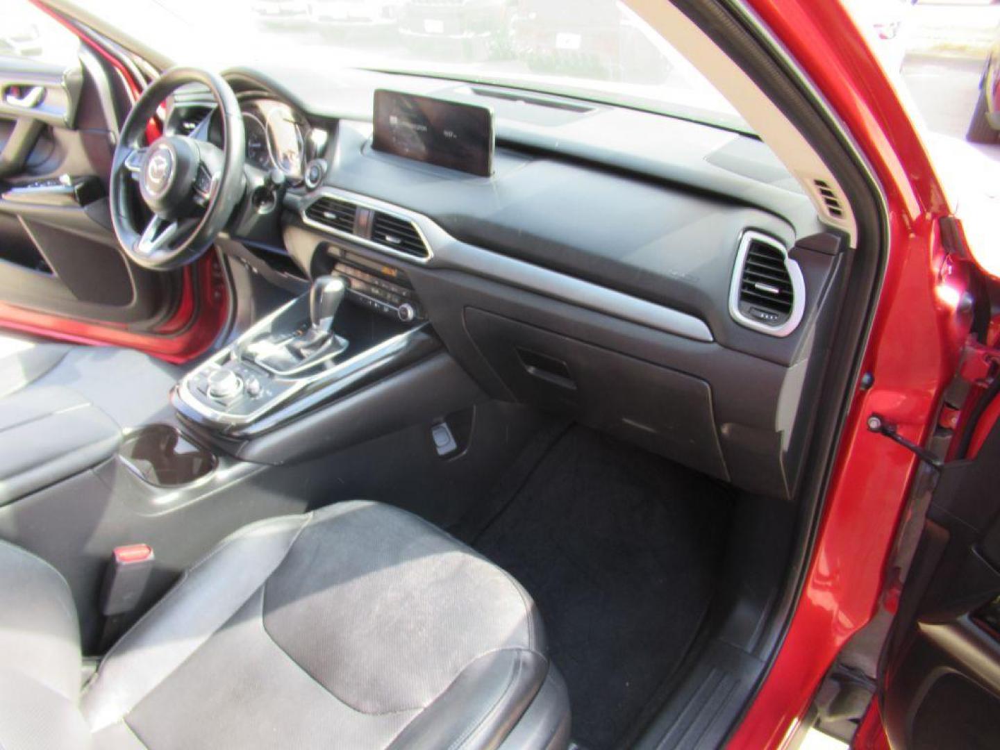 2022 RED MAZDA CX-9 TOURING (JM3TCBCY9N0) with an 2.5L engine, Automatic transmission, located at 908 SE 14th Street, Des Moines, IA, 50317, (515) 281-0330, 41.580303, -93.597046 - Photo#13