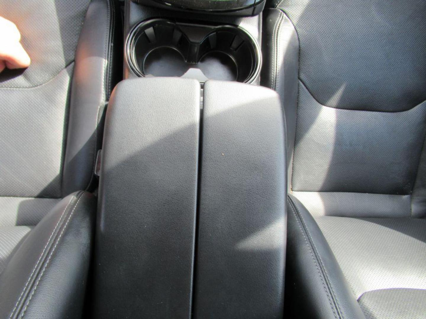 2022 RED MAZDA CX-9 TOURING (JM3TCBCY9N0) with an 2.5L engine, Automatic transmission, located at 908 SE 14th Street, Des Moines, IA, 50317, (515) 281-0330, 41.580303, -93.597046 - Photo#19